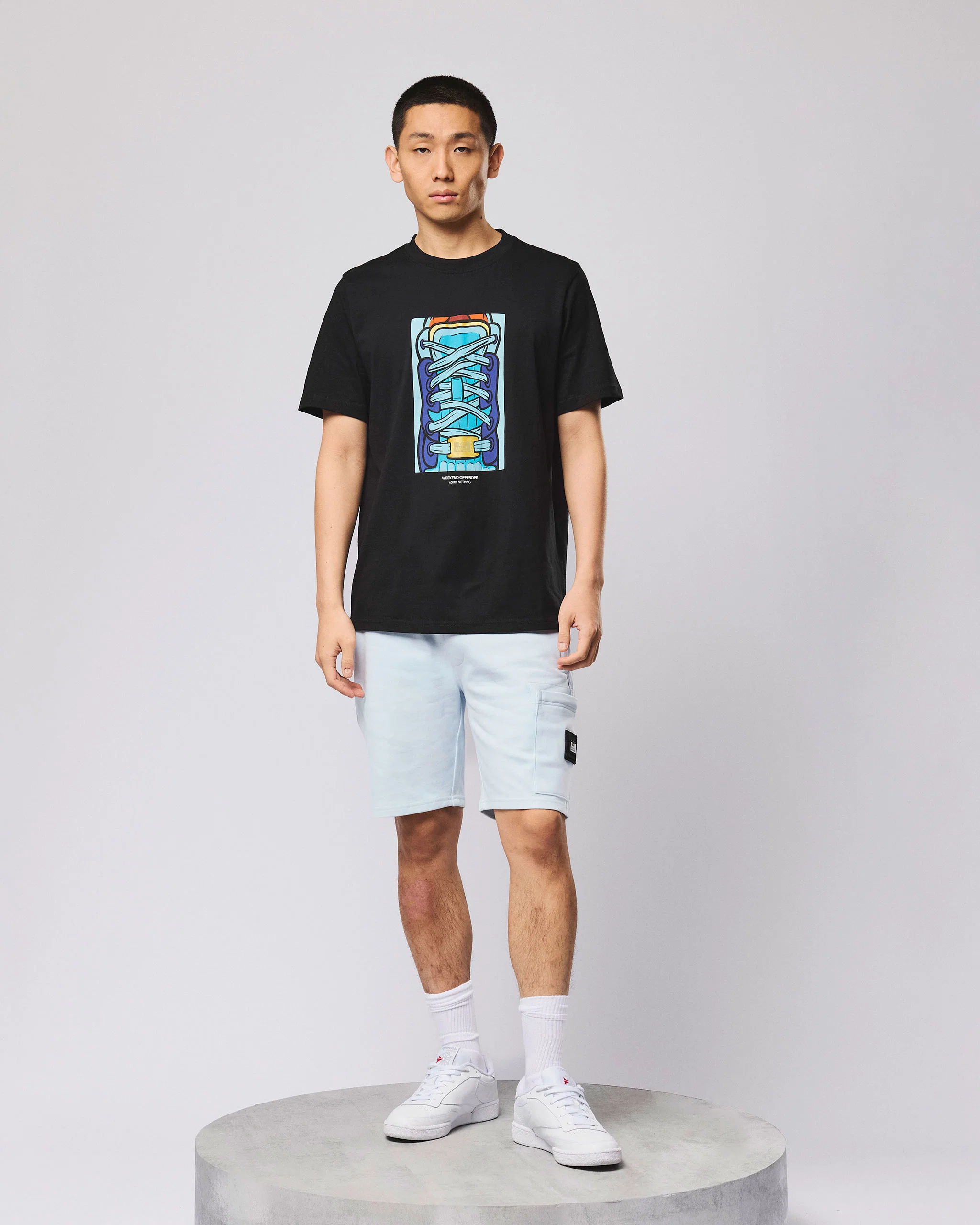 LACES GRAPHIC T-SHIRT BLACK