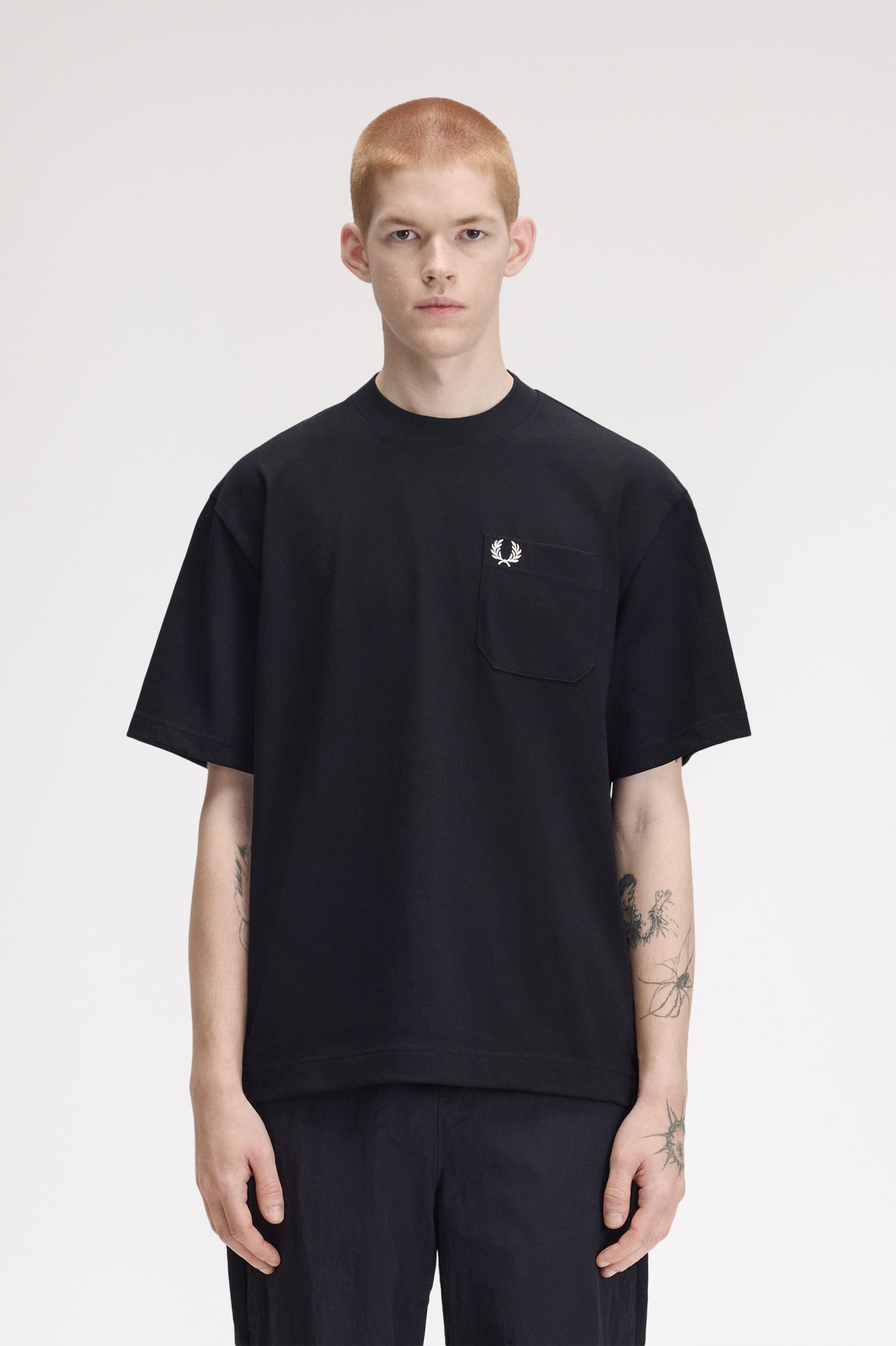 Relaxed T-Shirt Crna