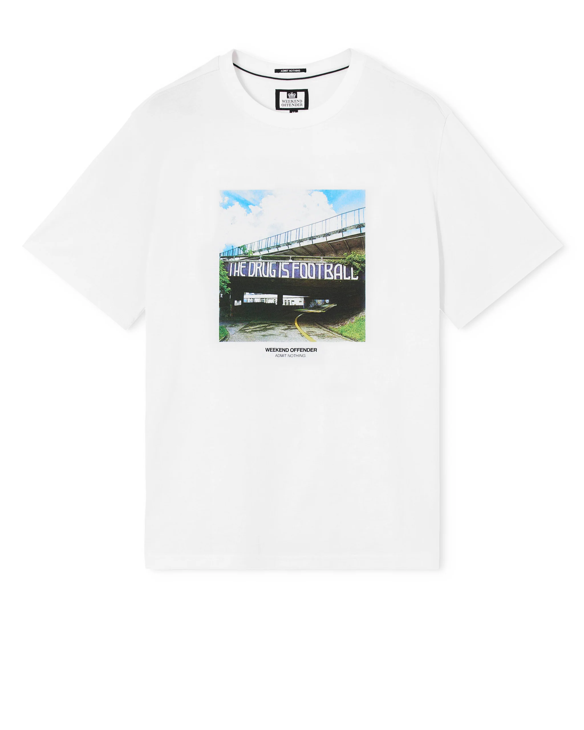 THE DRUG GRAPHIC T-SHIRT